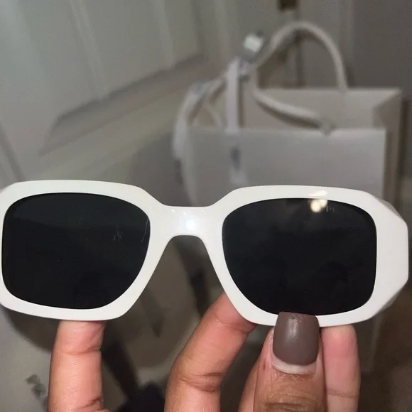 Prada Symbole sunglasses - Picture 2 of 2